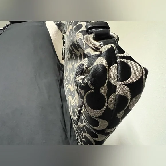 Coach 2011 Ashley Signature Shoulder Bag - Picture 13 of 14